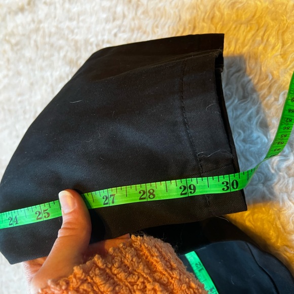 NWOT, CHINO PANT CLASSIC FIT STRAIGHT LEG NATURALLY WRINKLE-RESISTANT - Picture 13 of 16